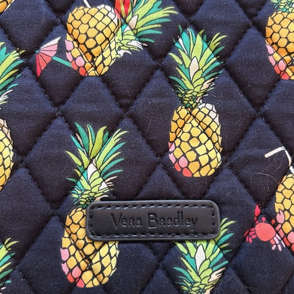 Vera Bradley laptop Sleeve Toucan Pineapple party 14” - Picture 2 of 6